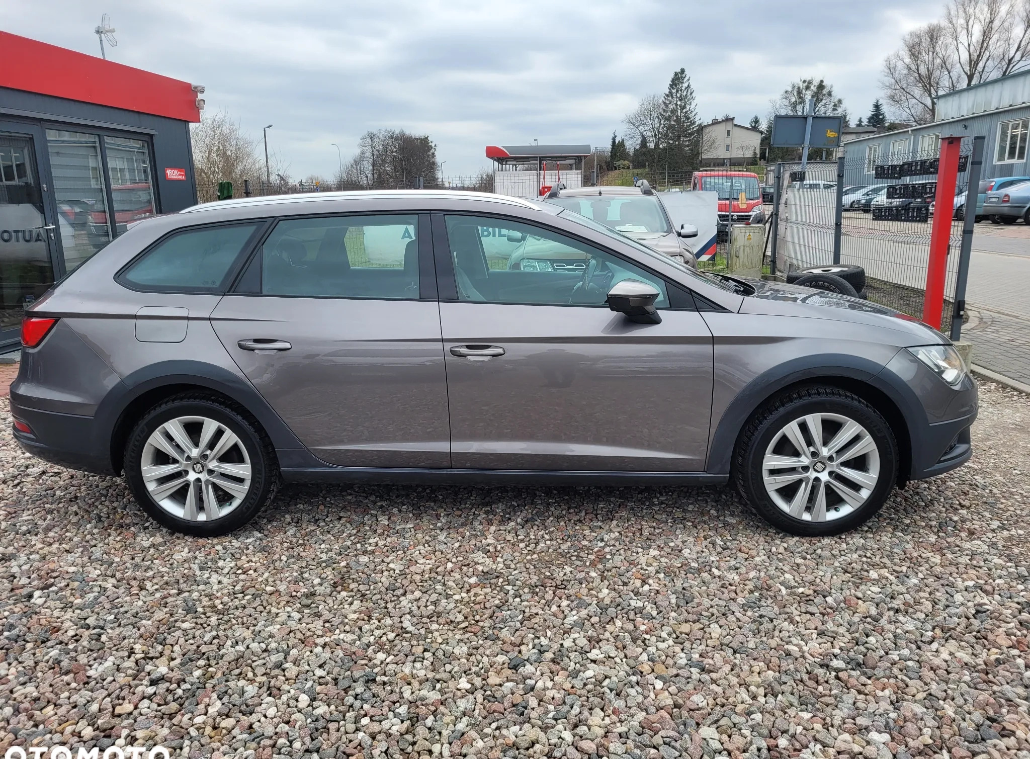 Seat Leon cena 45900 przebieg: 206700, rok produkcji 2015 z Skórcz małe 497